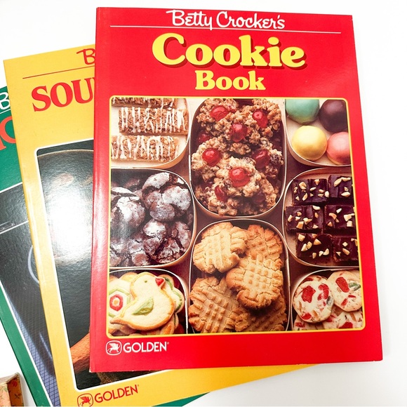 Vintage 1987 Betty Crocker's Family Favorites Set of 4 - Picture 8 of 11